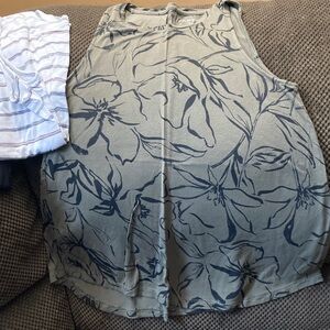 Apt 9 tanks size S 5 Tanks